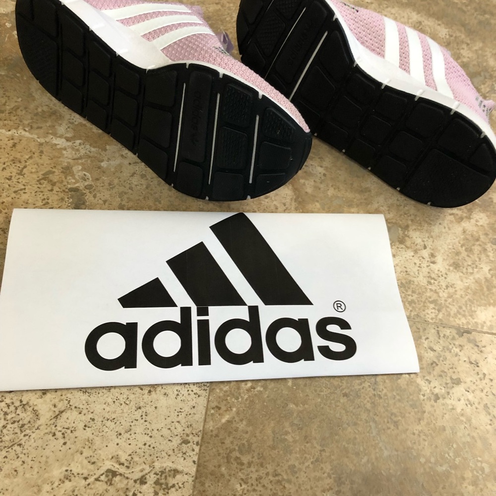 ‼️SOLD‼️🏃♀️ Adidas Pink & White Swift Runs - Picture 5 of 8